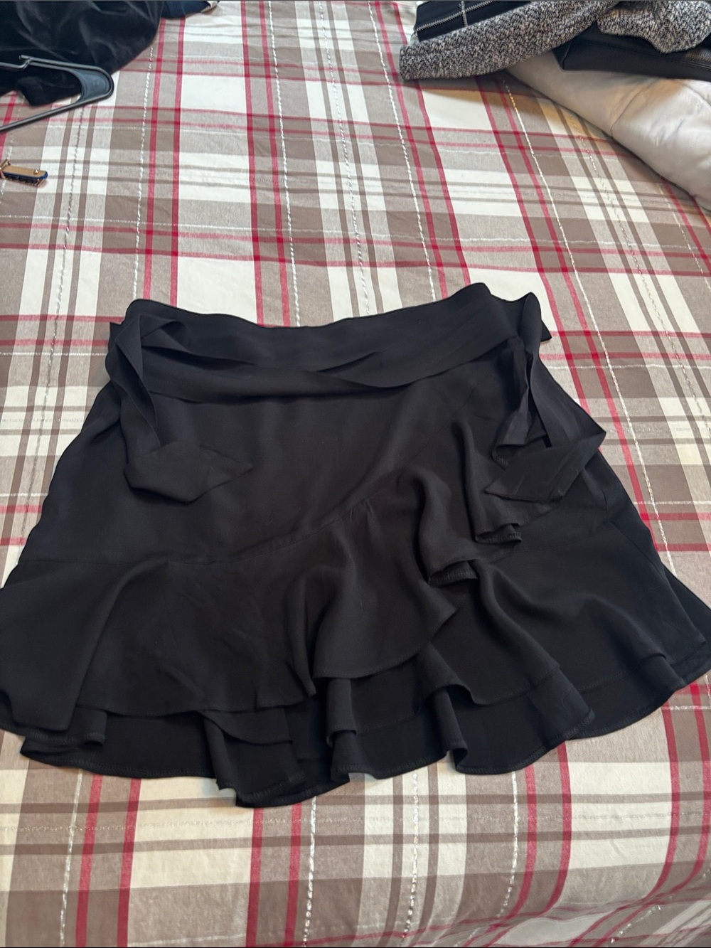 La Hearts Black Ruffle Tie-Waist Mini Skirt